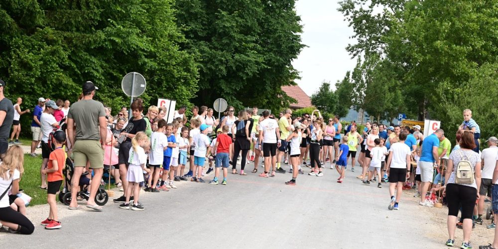 28. Tek ob Cerkniškem jezeru